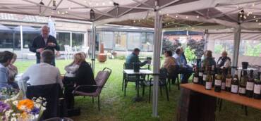 Wijnen proeven in de tuin 14,15 en 16 juni 2024